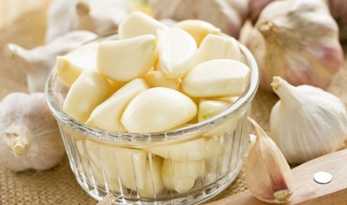 đuổi muỗi bằng tỏi
